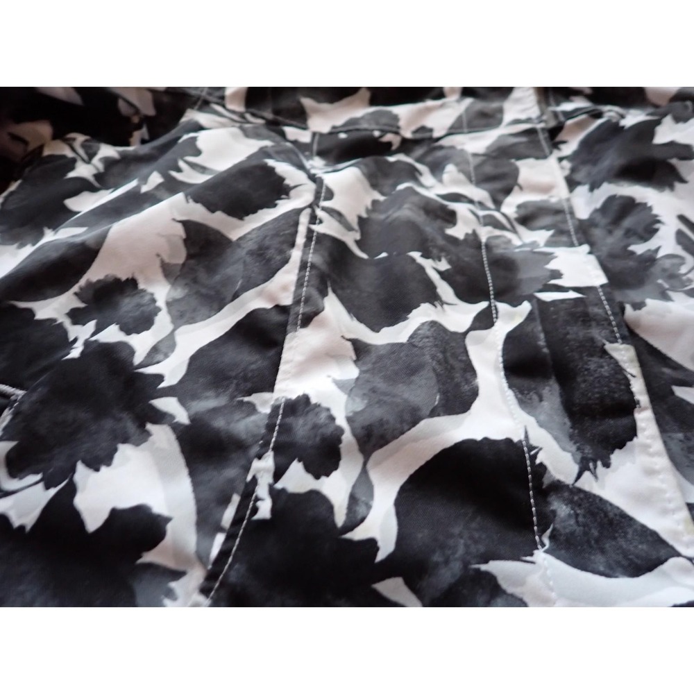 Obermeyer Ski Jacket Women Size 4 Black White Excellent Floral Hooded Winter - Picture 7 of 14